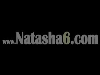 Natashas דופקים הַרפַּתקָה ב ה שולחן