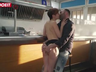 Steak dan mengisap penis hari specials di sebuah masyarakat kontol di belahan dada restoran xxx film film